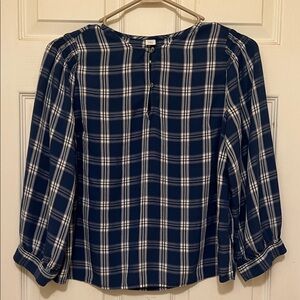 Old Navy Blue & White Plaid button round neck blouse Excellent condition.